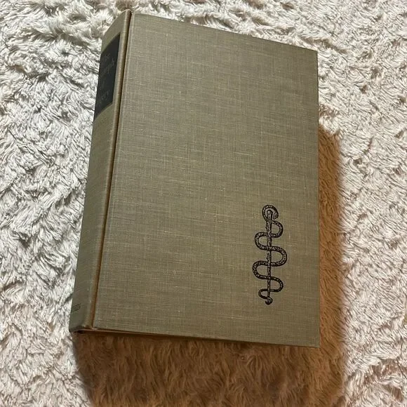 1960 the triumph of surgery book - Picture 1 of 7